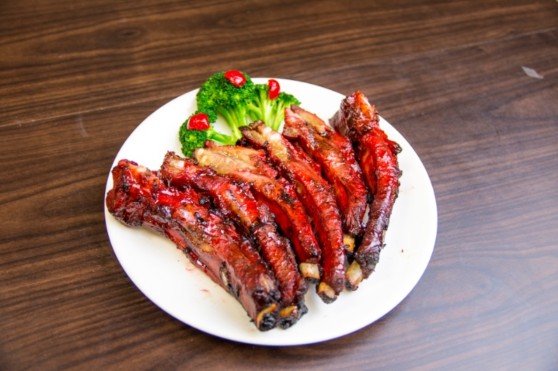 a11. bbq pork bone-in ribs (6 pc) 烤排骨